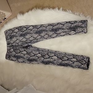 Express stretch ankle legging jeans gray snakeskin 00R Excellent used condition…